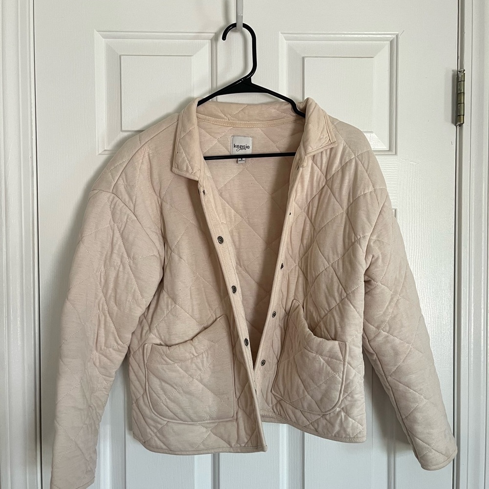 Quilted jacket Kensie brand size s cream color